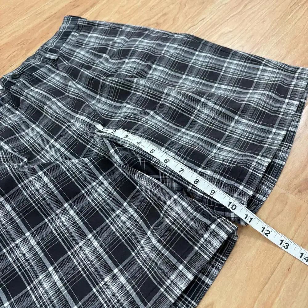Roundtree & Yorke Gold Label Men's Size 34 Black White Plaid Cotton Shorts